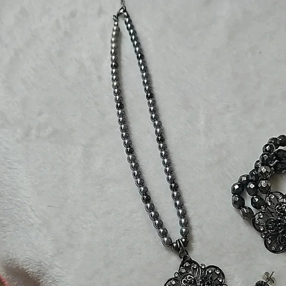 SET OF JEWELRY - Picture 5 of 9